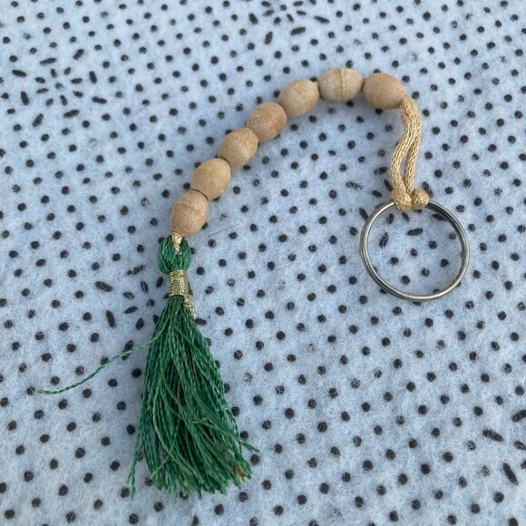 New keyholder Short Wooden Beaded Keyring Handmade Tan Beaded Keychain - Picture 1 of 5